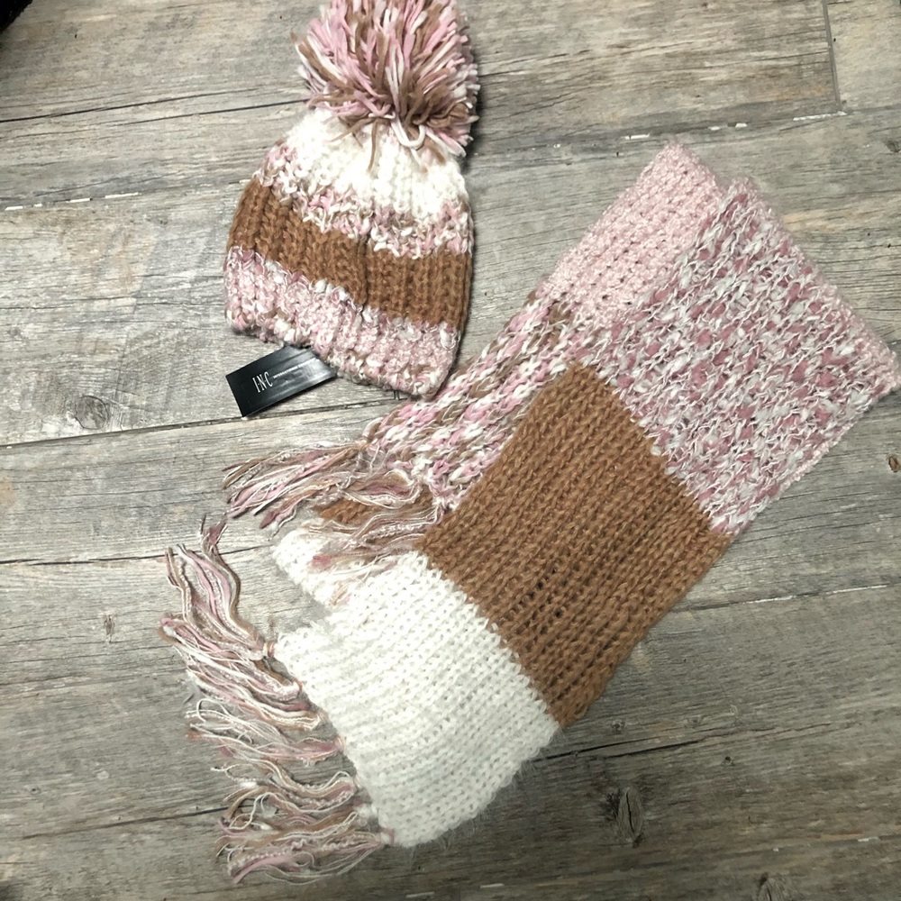 INC international concepts hat & scarf set